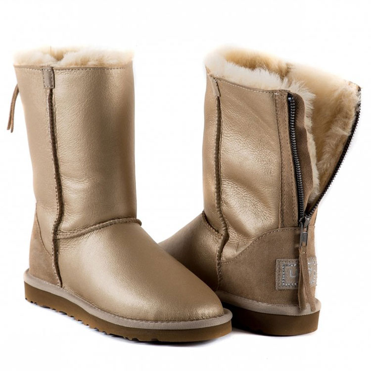 what uggs made of