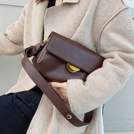 Crossbody bags: what it looks like, what to wear it with ...